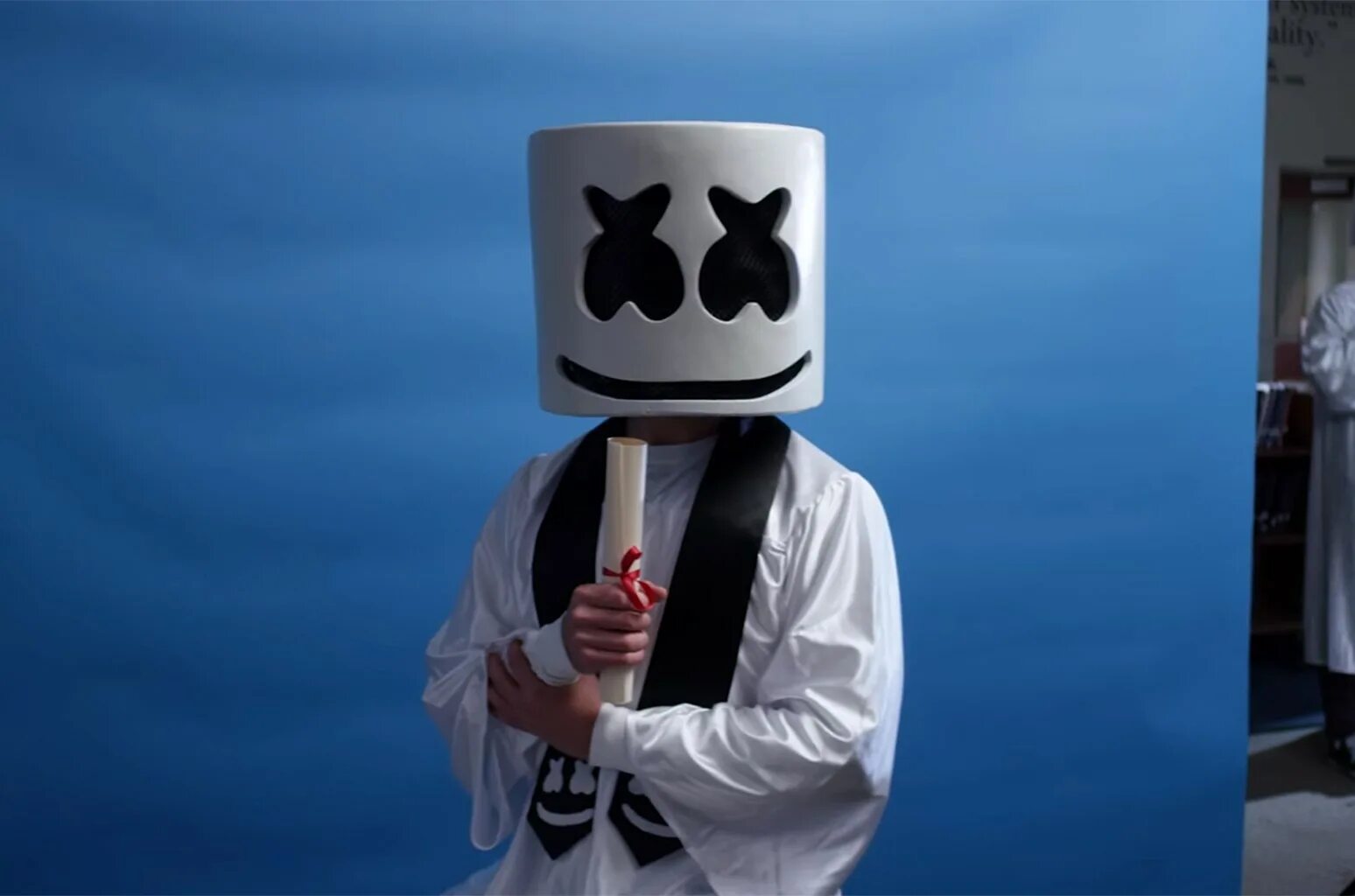 Marshmallow лицо. Marshmello. Маршмеллоу певец. Маршмеллоу певец без маски.