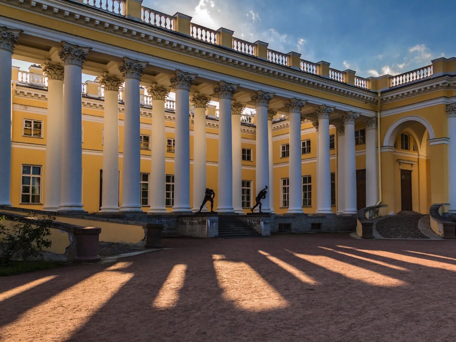 Петербург в стиле классицизма. Александровский дворец в Царском селе. Александровский дворец Джакомо Кваренги. Д Кваренги Александровский дворец в Царском селе. Александровский дворец (1792-1796).