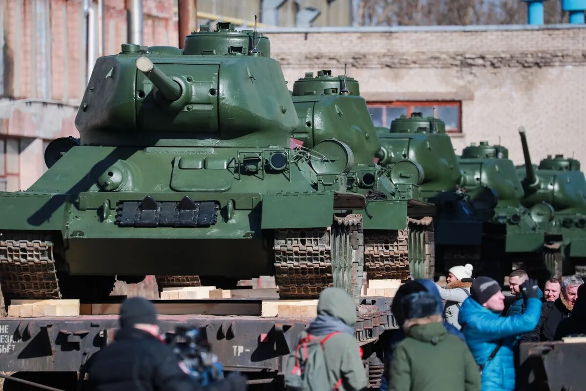 Автомобиль танк спб. Т-30 танк. Армия России "танк т-34". Танк СПБ. Т 34 на полигоне.