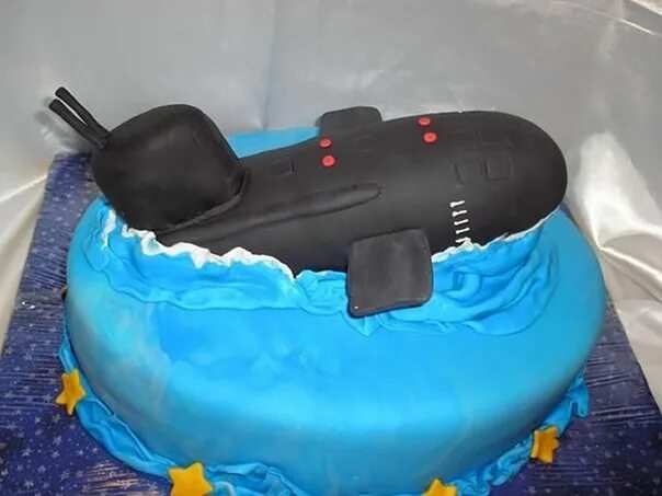 С днем рождения подводника. Торт подводная лодка. Торт с подводной лодкой. Торт в виде подводной лодки. Подводная лодка из мастики на торт.
