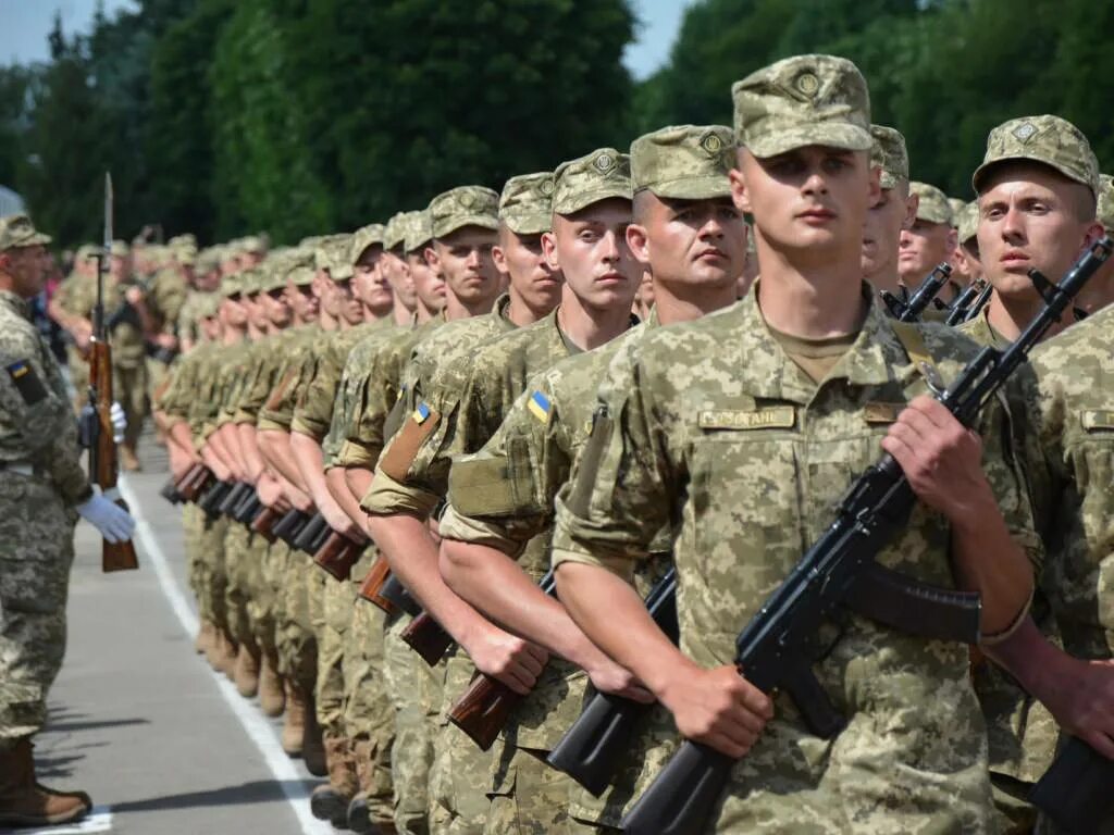 Украин российские службы. Военная служба. Срочники в армии. Армия Украины 2013. Украинская армия.