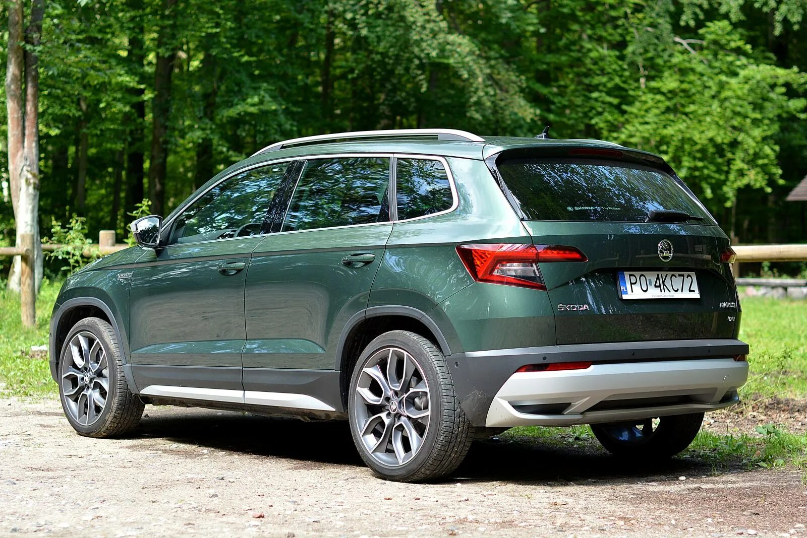 Лс отзывы. Шкода Карок. Karoq Scout. 235 45 Шкода Карок. Skoda Karoq VRS.