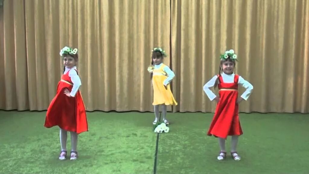 Песня танец ромашка. Танец ромашки в детском саду. Танец с ромашками в детском саду видео. Детский танец Ромашка цветок полевой.