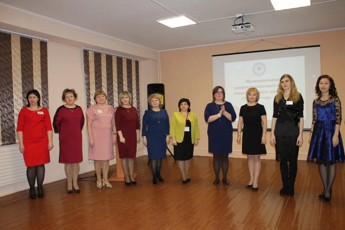 Учитель года 2018 фото. Алихан динаев и финалисты конкурса учитель года. Педагоги года 2018. Областной конкурс учитель года 2022. Учителя 2018.