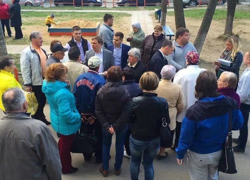 Навальный встреча с избирателями. Встреча с избирателями. Проведение встречи с избирателями. Встреча с избирателями. Проведение встречи с избирателями.