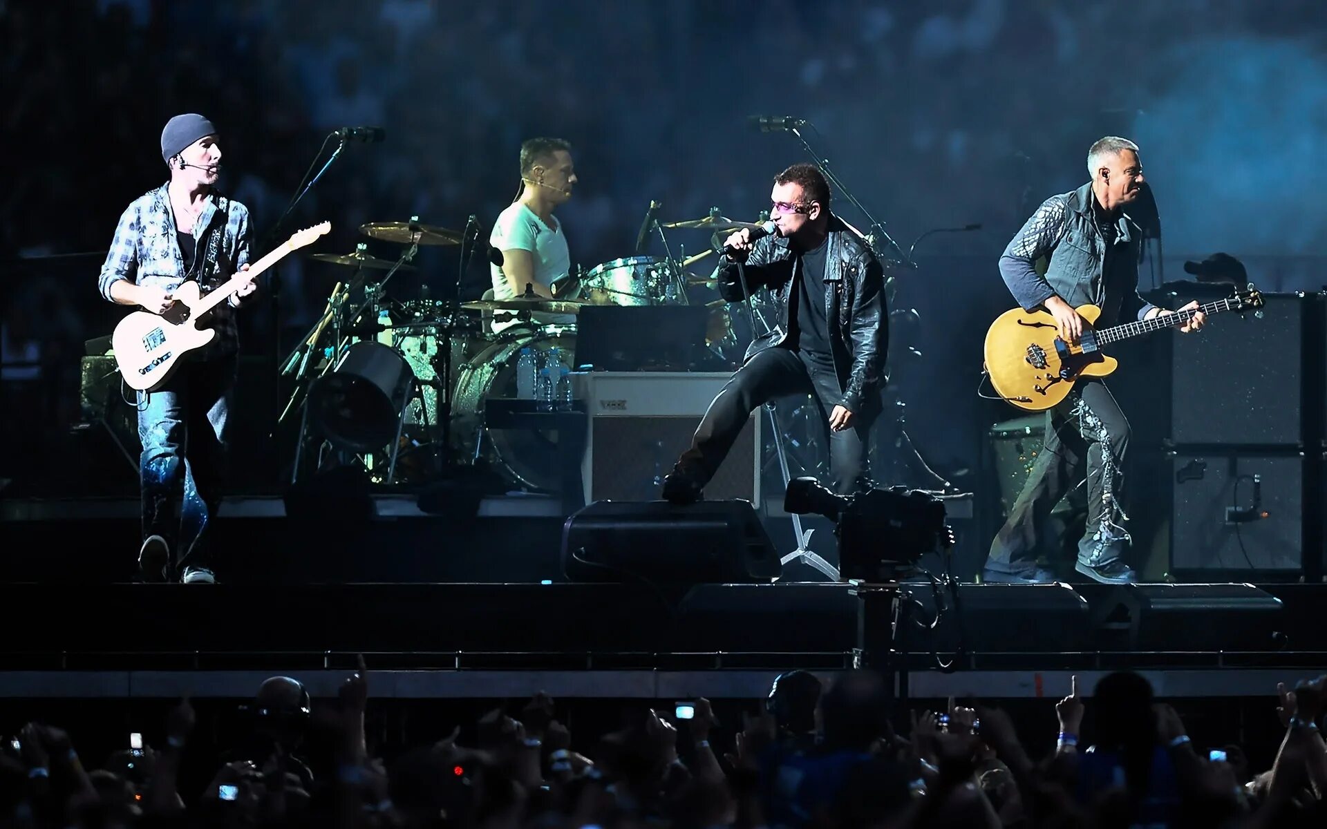 Группа u2. Rock группы u2. U2 концерт. U2 Band 2023. Слушать хорошую музыку концерты