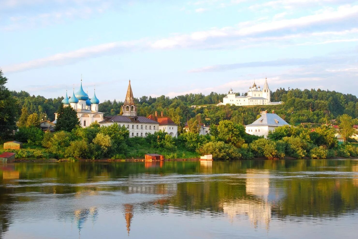Маленькие города сша. Маленькие городки россии. Маленький городок в россии. Исторический центр гороховец. Торжок центр города.