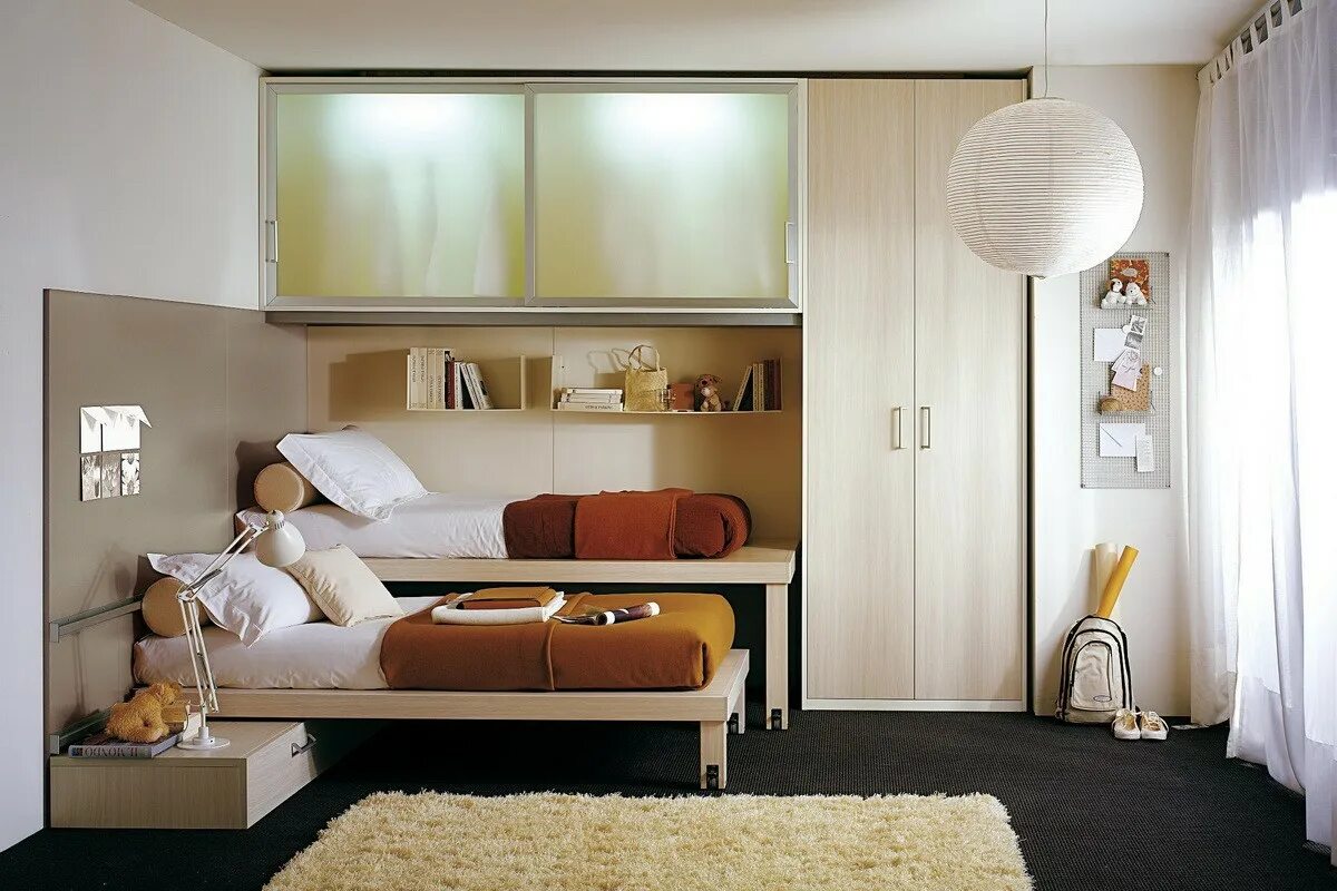 8 комнат мебель. Мебель для маленькой комнаты. Интерьер маленькой комнаты. Обстановка маленькой комнаты. Кровать в маленькую комнату.