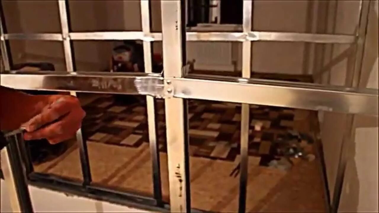 Каркас стены. Сборка каркасных стен. Как сделать каркас видео. Каркасная стена. Как сделать каркас видео.