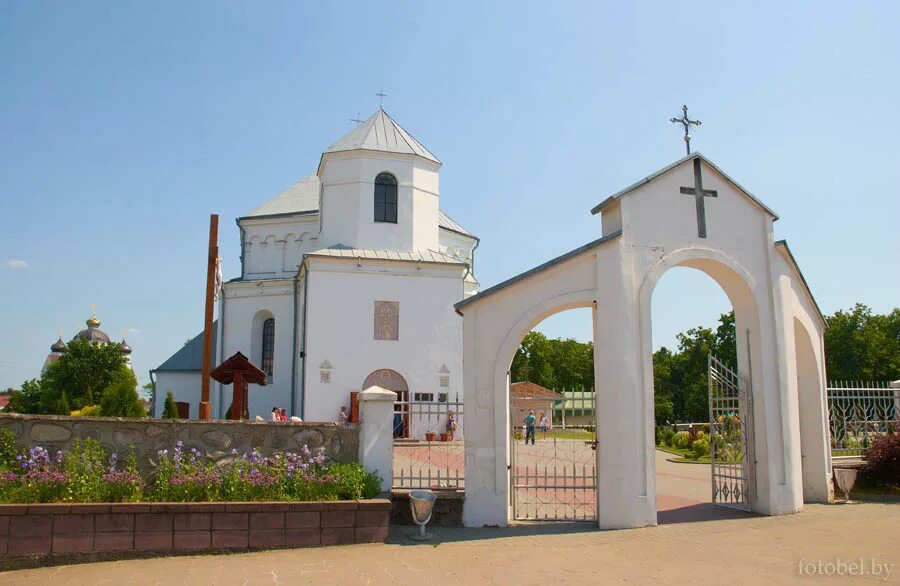 Сморгонь костел михаила архангела. Сморгонский костел святого михаила архангела. Сморгонь костел. Сморгонский костел святого михаила архангела. Кальвинистский собор сморгонь.