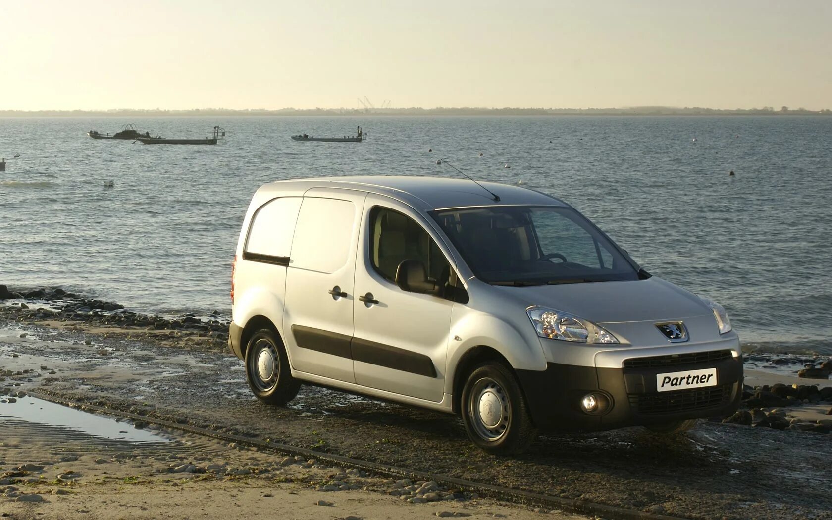 Пежо партнер типи 2008. Пежо партнер 2008. Пежо партнер типпи. Peugeot partner типи. Пежо партнер типи.
