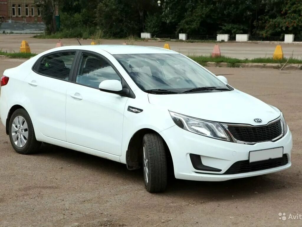 Rio белый. Kia Rio 2015 белая. Киа Рио 2015 белая седан. Kia Rio III 2013. Киа Рио 2012 белый седан.