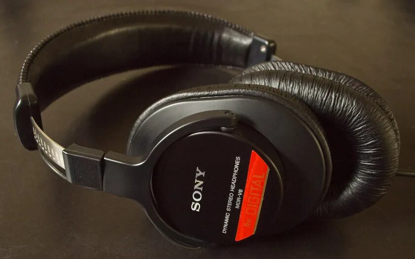 Sony 7506 купить. Sony MDR-7506 v6 v7. Sony MDR-v6. Sony MDR-7506/1. Наушники Sony MDR-v6.