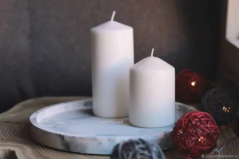Свеча на скатерти