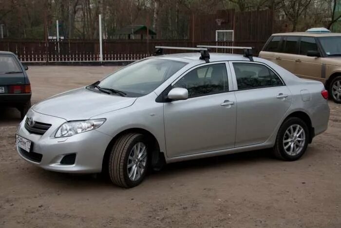 Купить багажник на короллу. Toyota Corolla e150 рейлинги. Рейлинги Тойота Королла 150. Багажник на крышу Тойота Королла 150. Тойота Королла е150 с рейлингами.