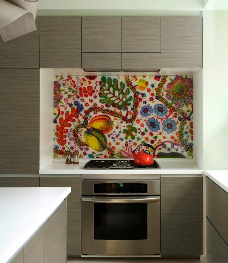 Зона фартука. Красивая мозаика на кухню. Мозаика в интерьере кухни. Фартук кухонный. Панно из мозаики на кухню.