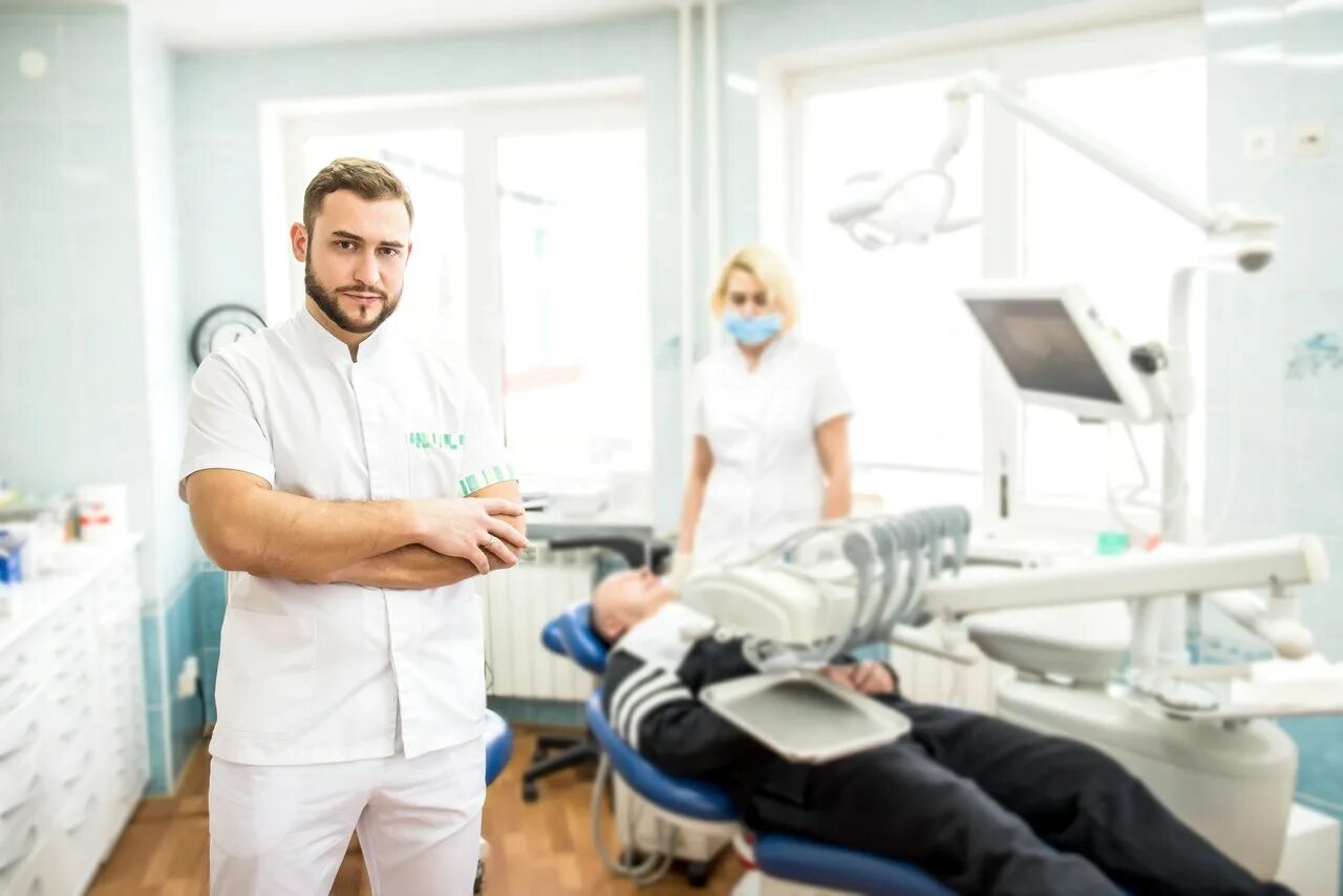 доктор имплантолог. сидоренко алексей доктор тюмень. павел колотовкин стоматолог. сидоренко алексей стоматолог. жахонгир анварович стоматолог.