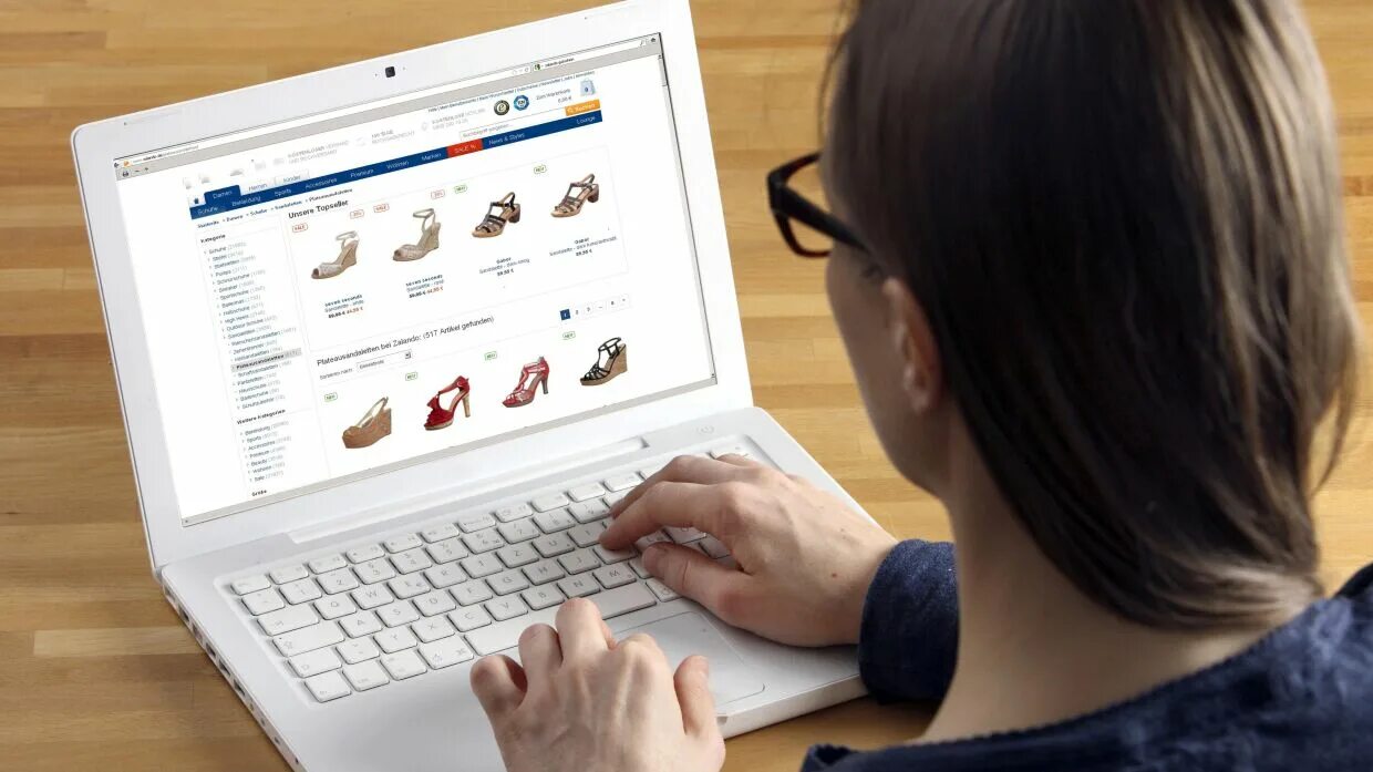 Продвижение в социальных сетях: статистика. Картинки для интернет магазина. Товары в интернете. Продаваемые товары в интернете. Самые востребованные товары.