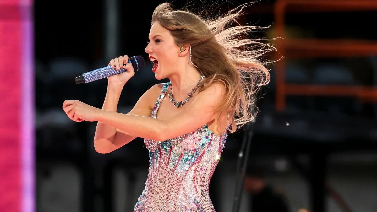 Paris swift