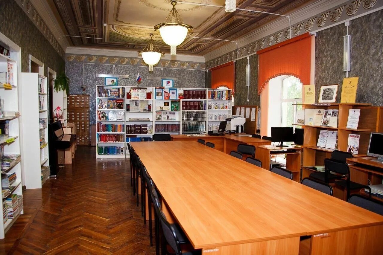 Библиотека среднеуральск. Библиотека среднеуральск. Школа 79 новокузнецк. Музеи среднеуральска. Среднеуральск зал.