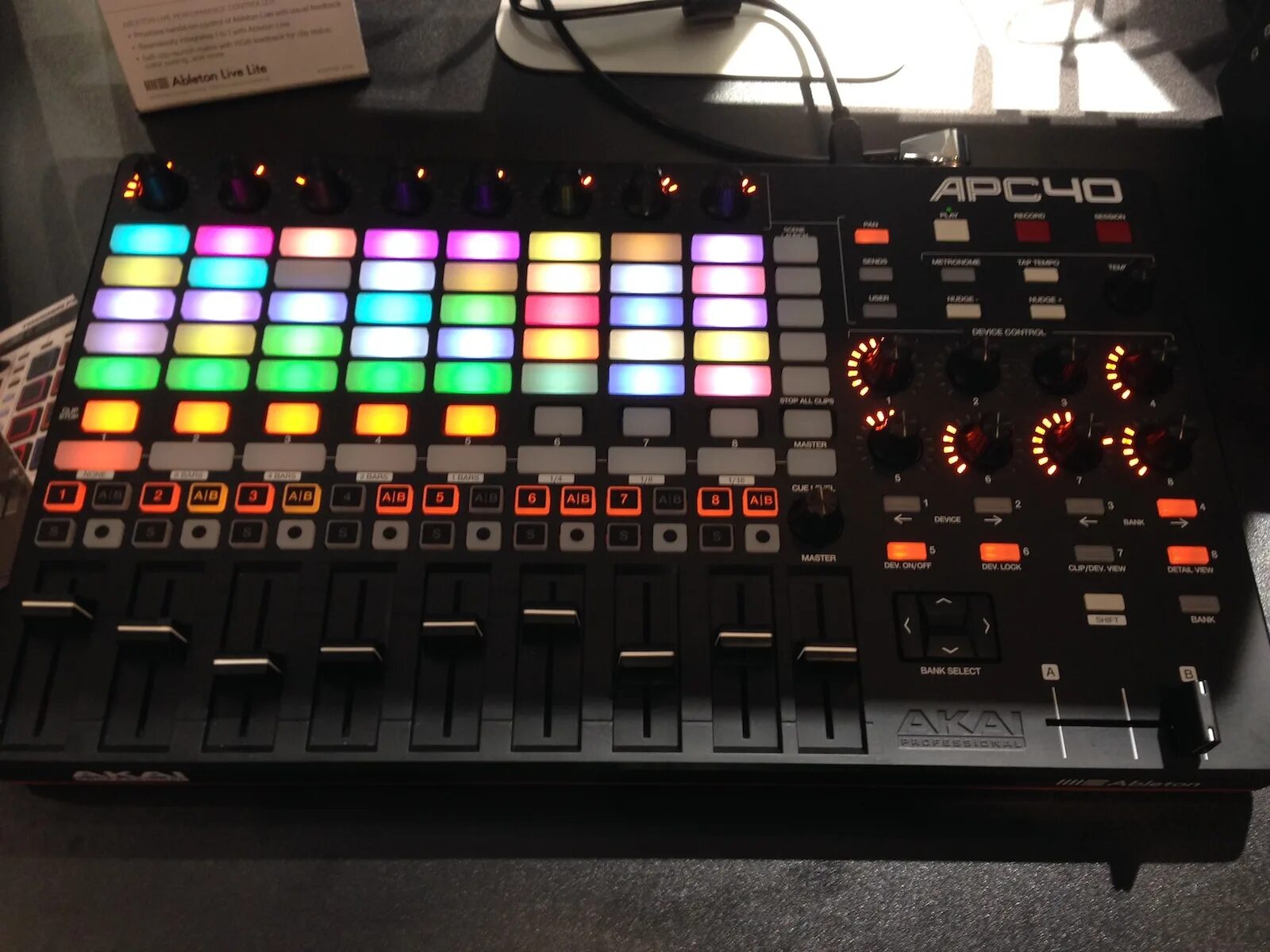 Apc mk2. Akai apc40 mk2. midi-контроллер akai apc40 mk2. akai pro apc 40. akai pro apc 40 ii.