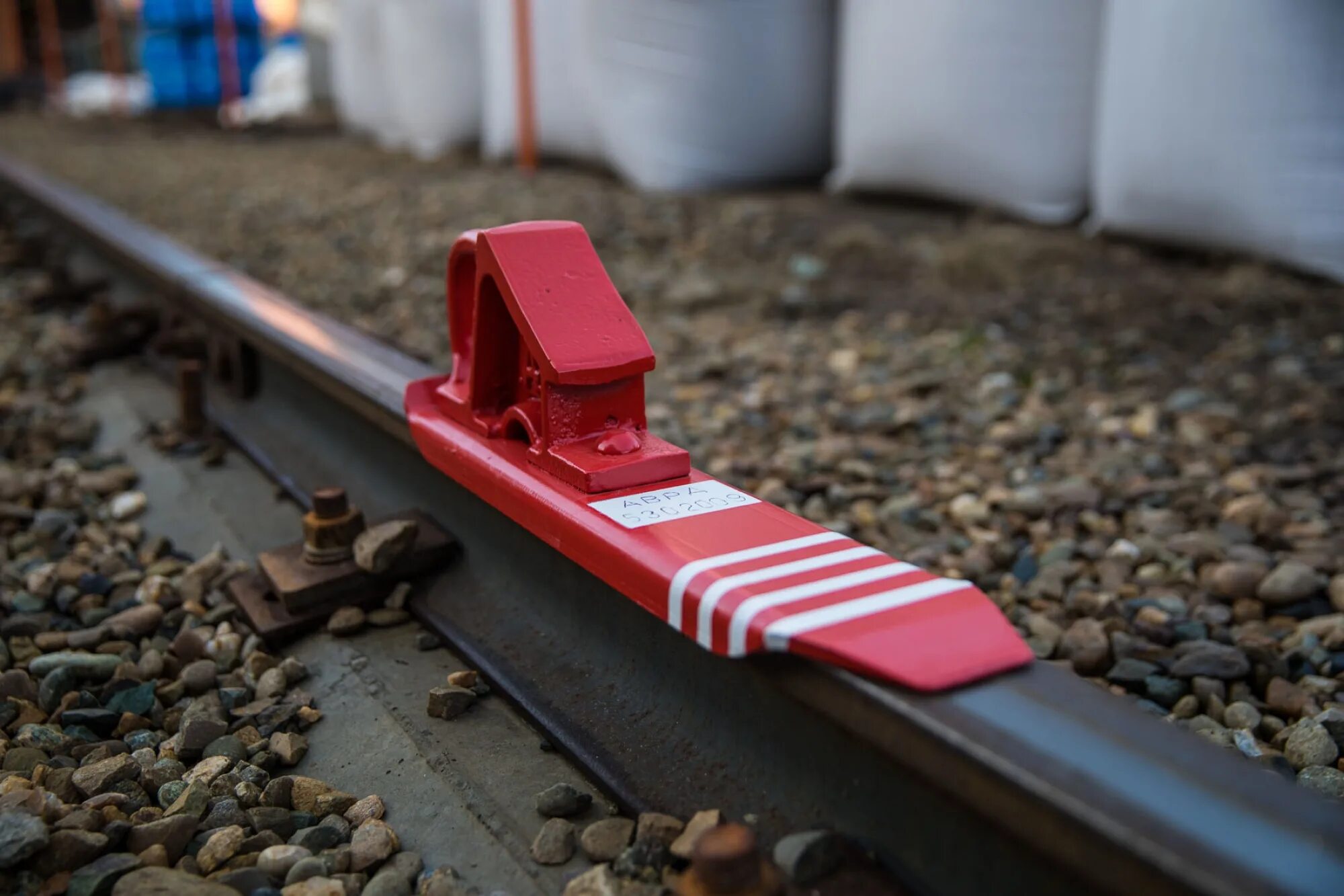 00 сб. Башмак тормозной горочный ту 3201124. Тормозной башмак ржд состоит. Башмак горочный 87. Башмак тормозной для рельса р50.