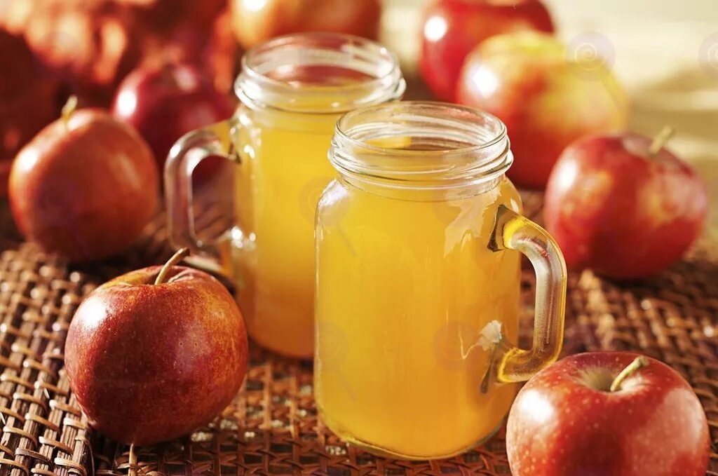 Пить яблочный уксус для похудения. Apple cider vinegar keto. Яблочный уксус нефильтрованный для похудения. Сидр с яблоком в банке. Яблочный уксус на кето.