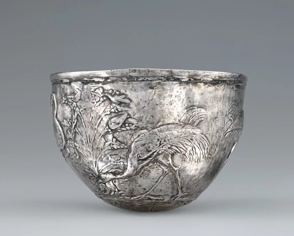 Древнеримская серебряная посуда. Древний Рим посуда. Древняя чаша для вина. Стакан античный.