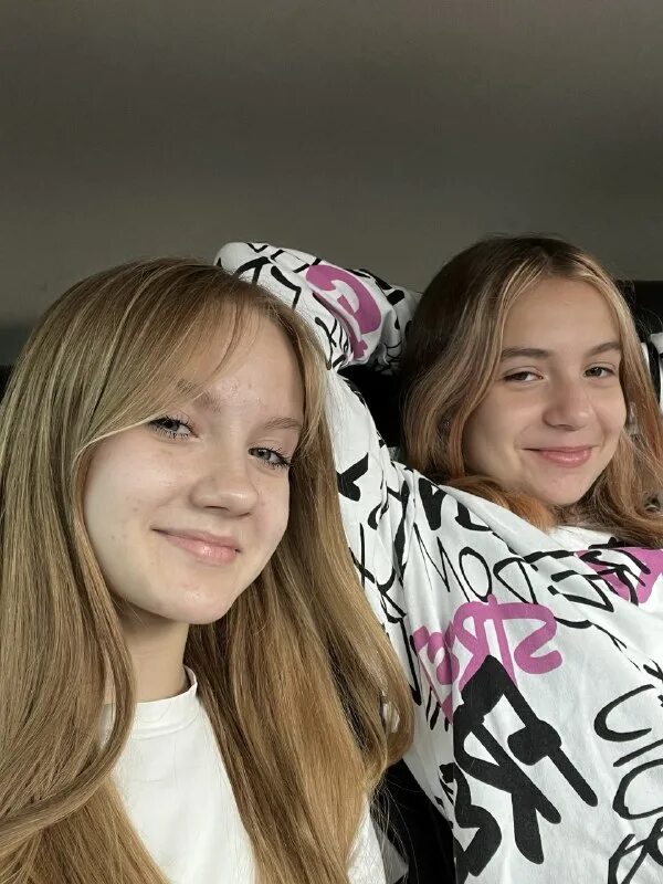 Одежда скандинавия 9-11 век. Средневековая женская одежда швеция. Платья 15 века. Пруссы внешность. Элис лайф.