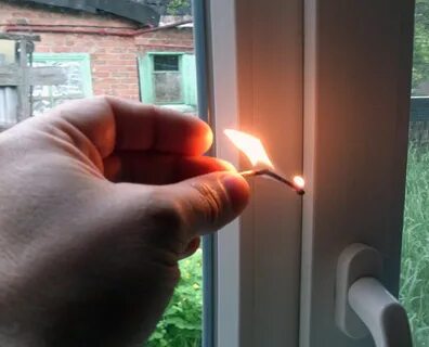 Пластиковое окно дует снизу