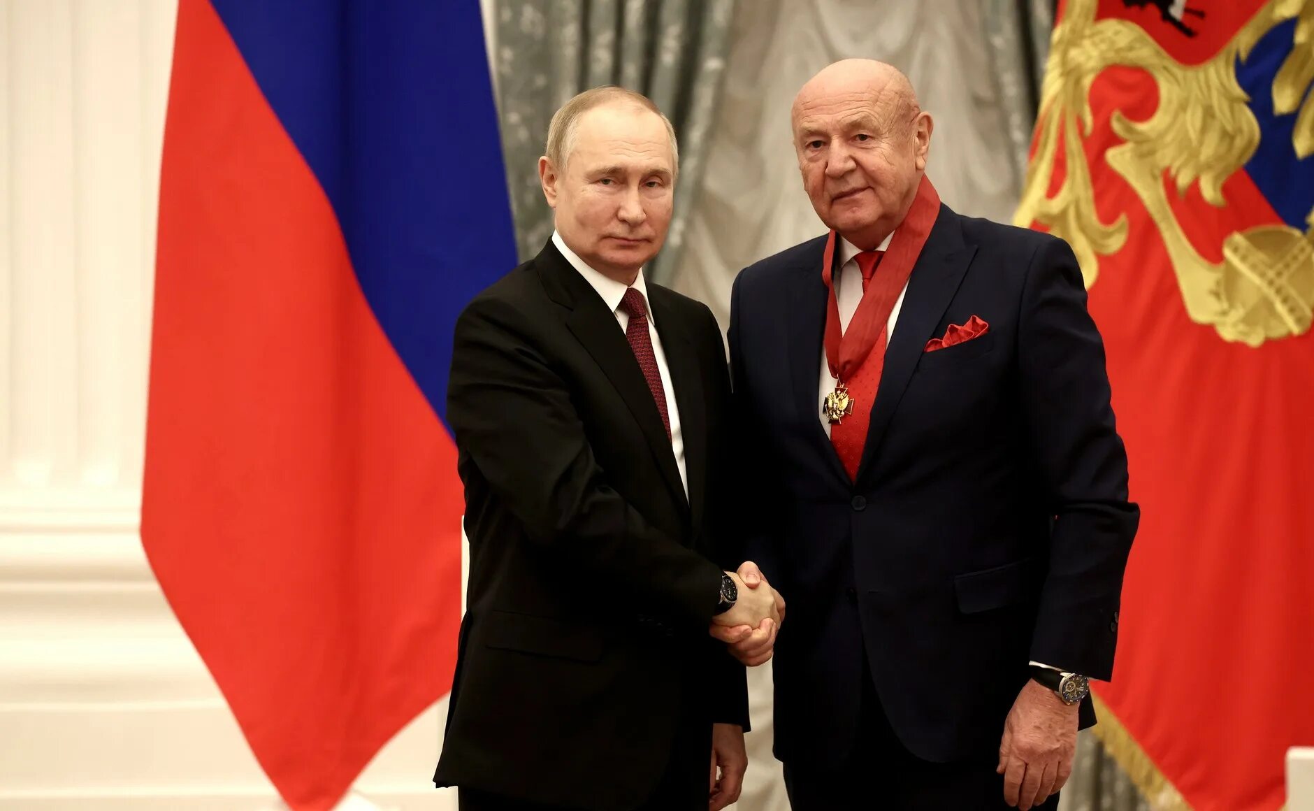 Награждение россии в кремле 2022. Награждения декабрь 2022. Награждение орденом. Вручение госнаград 20. Путин вручил звезду героя россии.