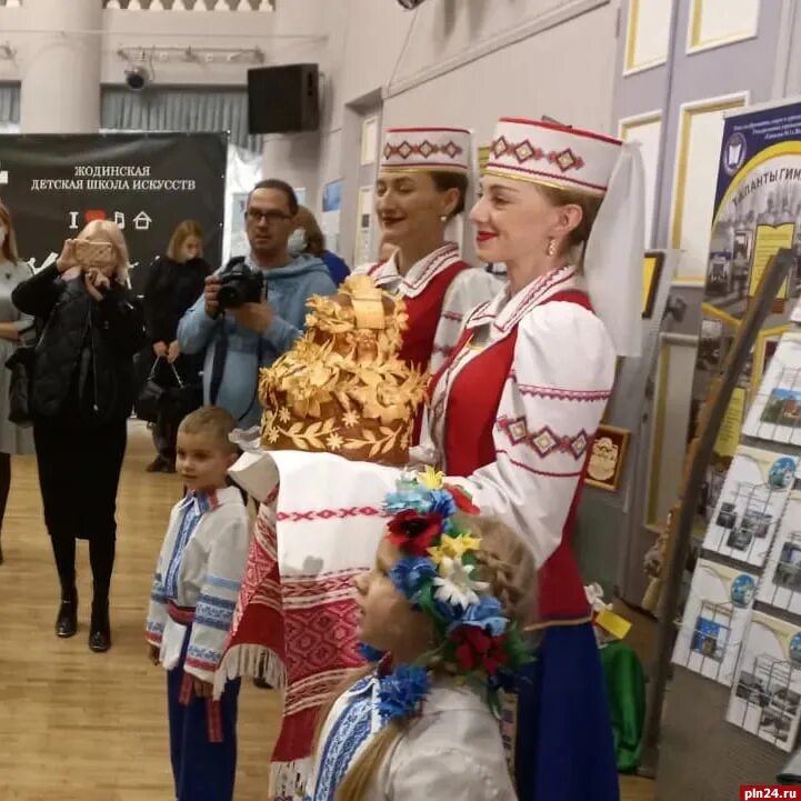 8 декабря белоруссия. XI встреча городов-побратимов России и Беларуси в г.Пскове. Встреча городов побратимов Псков. Россия и Белоруссия побратимы. Города побратимы с Белоруссией.