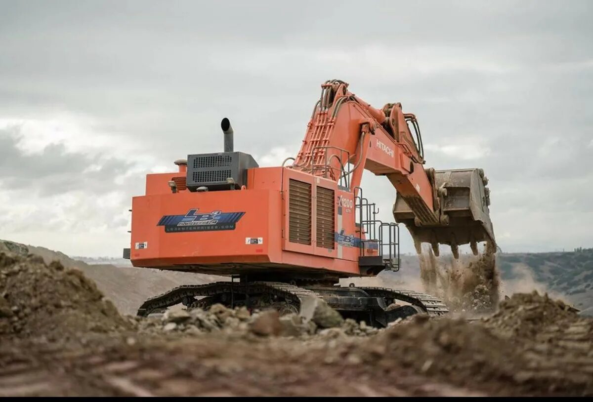 Экскаватор торги. Экскаватор Hitachi ex1200. Hitachi ex1200-6. Хитачи ех 1200-6. Хитачи 1200 экскаватор.