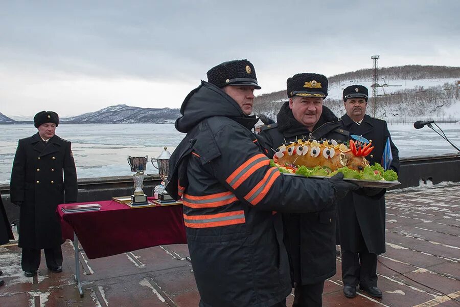 Видяево база подводных лодок Северного флота. Моряки-подводники ВМФ России. Моряки подводники Северного флота. Форма подводников России. Военный моряк подводник