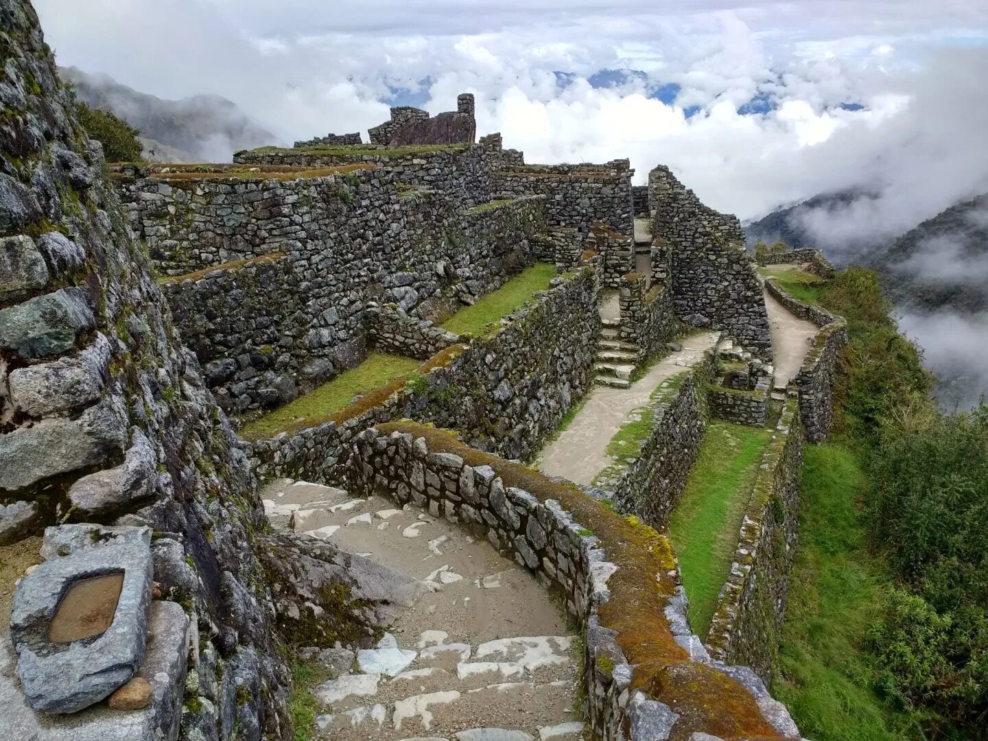 Тропа инков Перу. Уиньяй-Уайна. Мачу Пикчу Инти Пунку ворота. Inca Trail to machu Picchu.