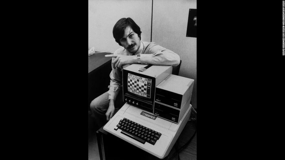Джобс блендер. Стив Джобс и Стив Возняк Apple 1. Стив Джобс первый компьютер Эппл 2. Стив Возняк и Стив Джобс в молодости. Стив Возняк Apple 2.