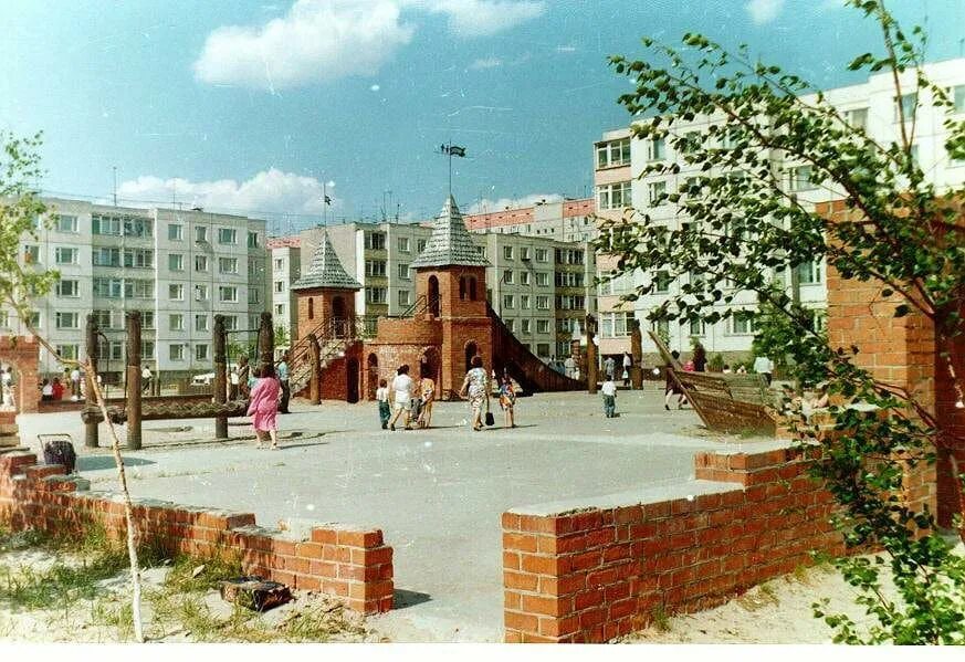 Старый городок история. Старый Когалым. Старый город Когалым. Когалым 1990. Когалым 1990 год.