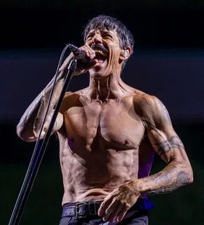 Red hot chili peppers 2024