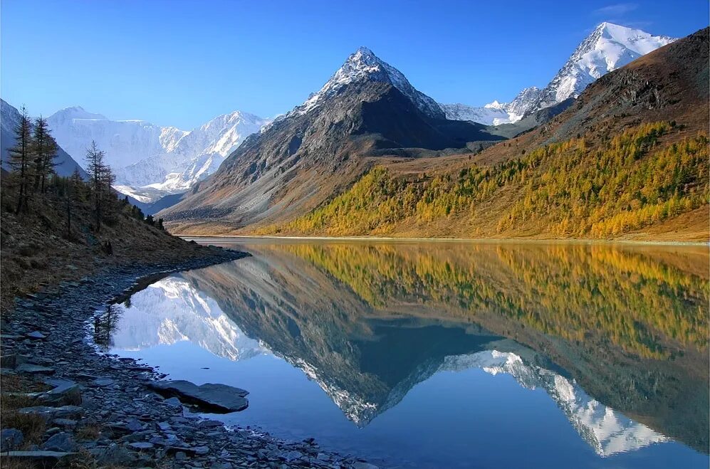 Белуха горный Алтай. Аккемское озеро. Гора Белуха. Гора Белуха, горный Алтай.