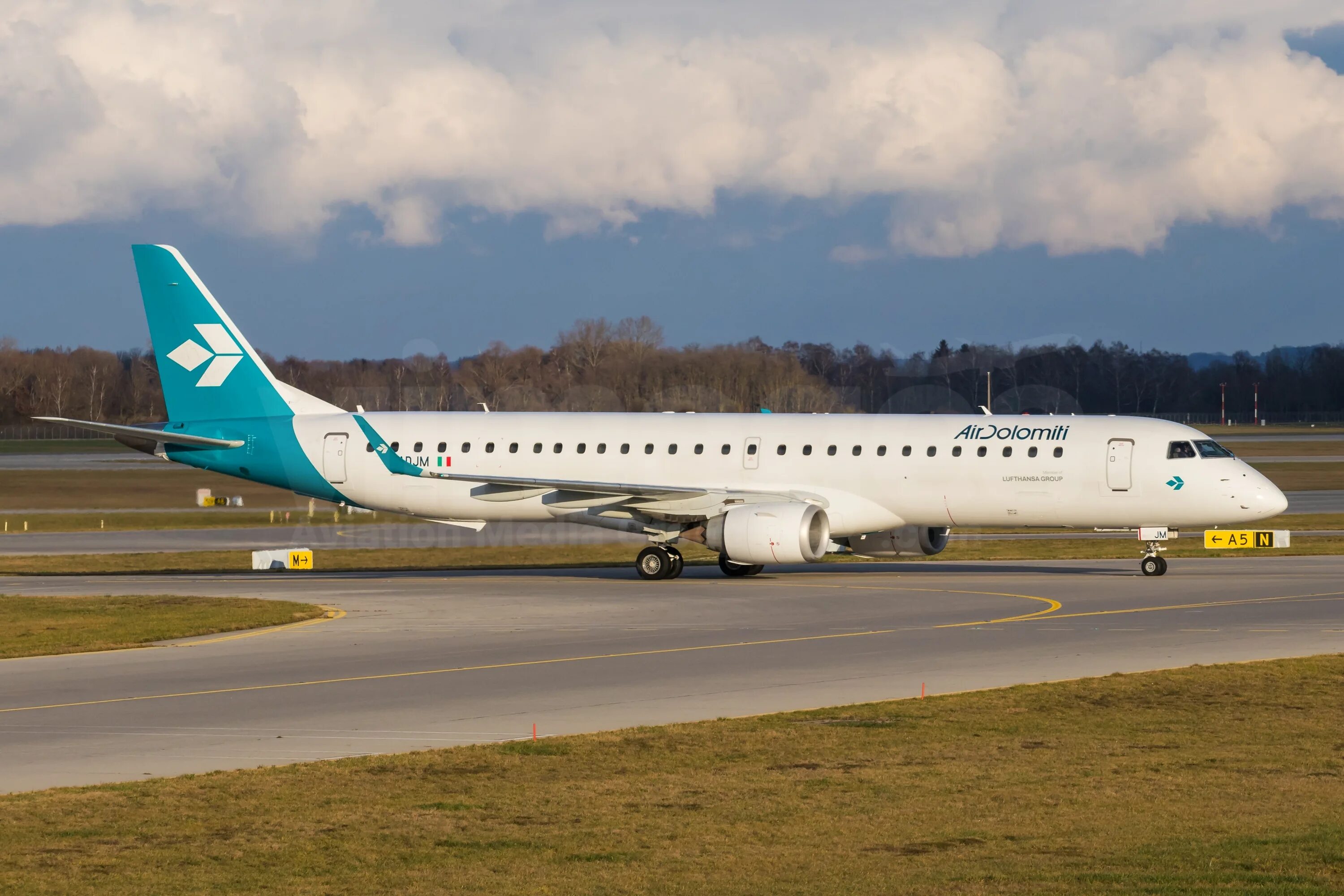 Embraer emb 195. Эмбраер 195. самолет embraer erj 195. erj-195. embraer 195 air montenegro.