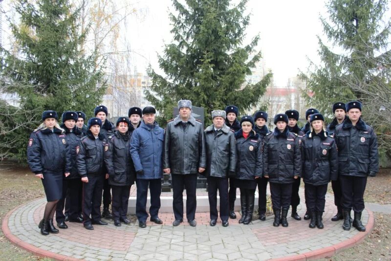 Нешков игорь федорович брянск умвд россии. Беседа полицейского с подростком. Умвд россии по городу брянску. Полиция г брянск. Начальник умвд г брянск.