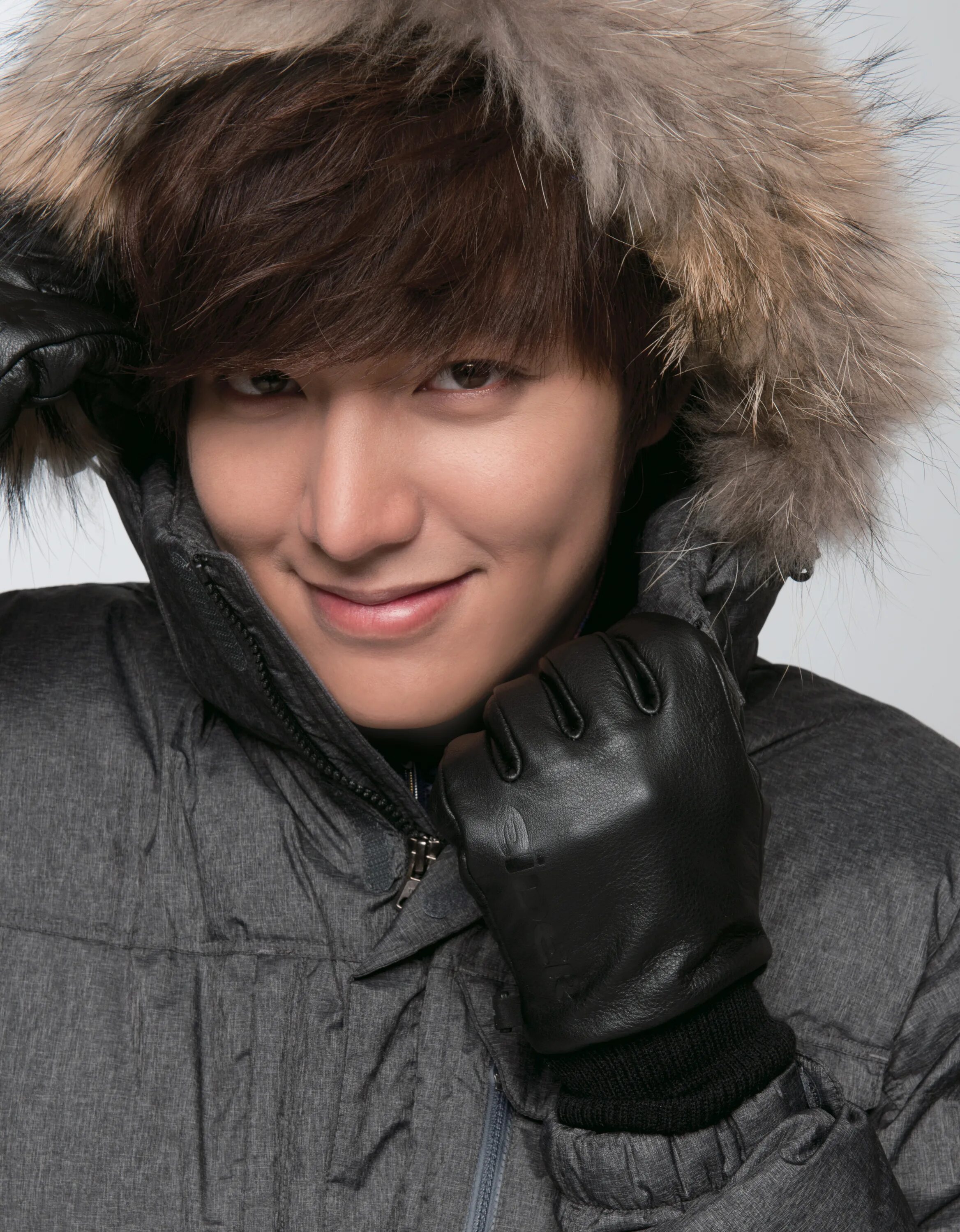 Ли фото. Ли мин Хо фото. Lee min ho 2006. Ли мин Хо ямочки. Ли мин Хо 2021 ямочки.