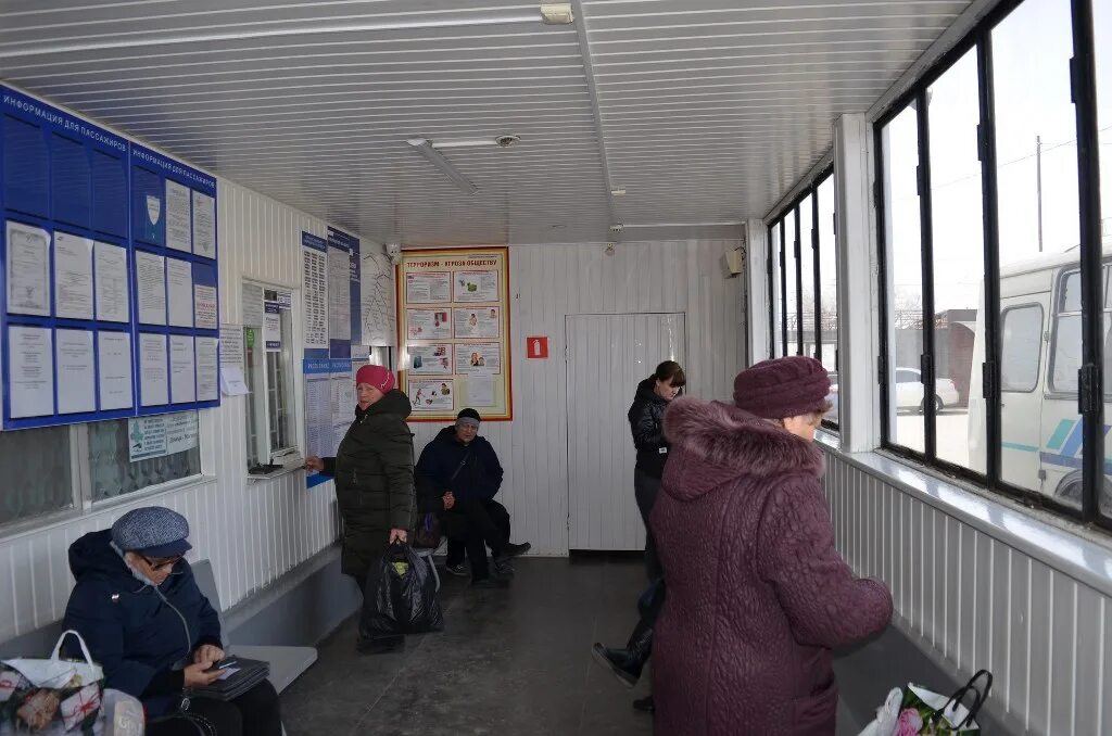 Номер автовокзала поселка. Автостанция Матвеев Курган. Курганский автовокзал. Автобус Матвеев Курган. Автовокзал в Кургане внутри.