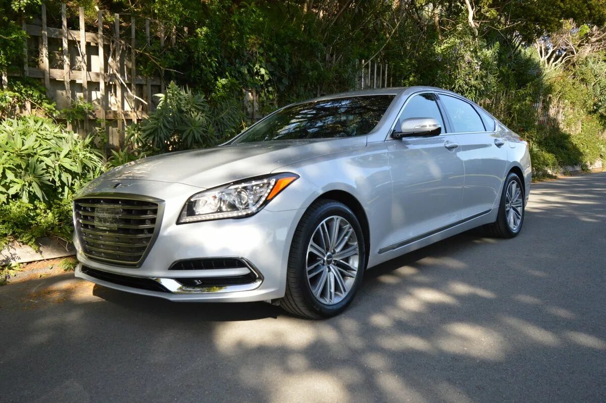 Lukoil genesis armortech 5w-40. Hyundai genesis g80 2015. масло лукойл дженезис 5 в 30 для корейских. Genesis g80 2023. Hyundai genesis g 80 2023.