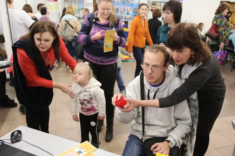 Интерактив для детей инвалидов на празднике. Общество инвалидов Волгоград. Экопарк дети инвалиды Волгоград. День инвалида Волгоград. Инвалиды волгограда группа