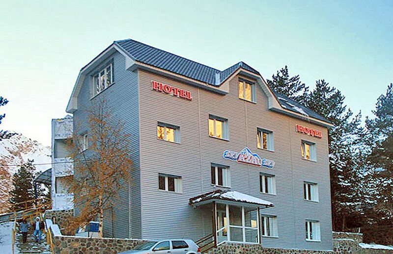 Отель чыран азау. Гостиница чыран чегет спальни. Отель чыран азау. Гостиница вертикаль азау. Кристал бизнец центр рязань.