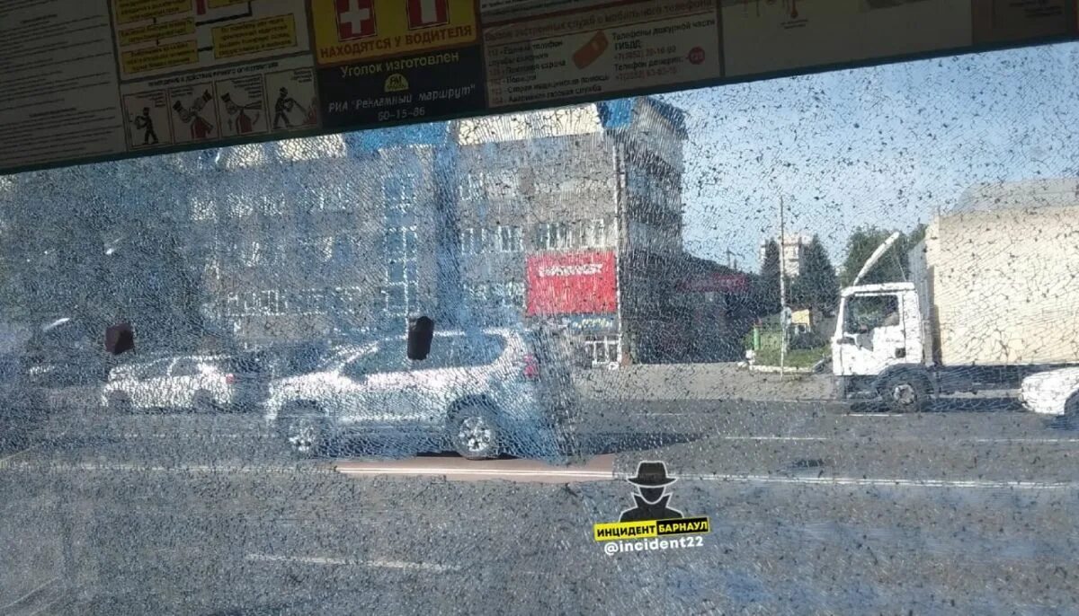 29 автобус барнаул. Автобус Барнаул 29. Разбил стекло в автобусе. Автобус 144 временный Барнаул. Автобус 50 Барнаул.