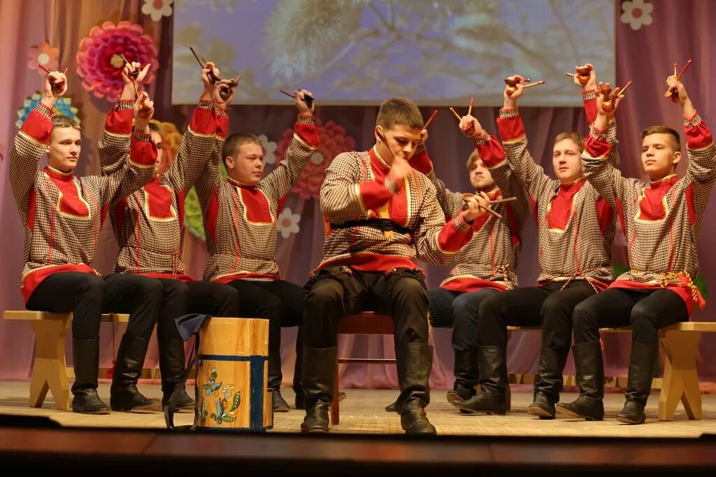 костюмы для ложкарей. ложкари задоринка домодедово. ансамбль ложкарей ирина каплунова. ансамбль ложкарей. ансамбль ложкарей русь октябрьский.
