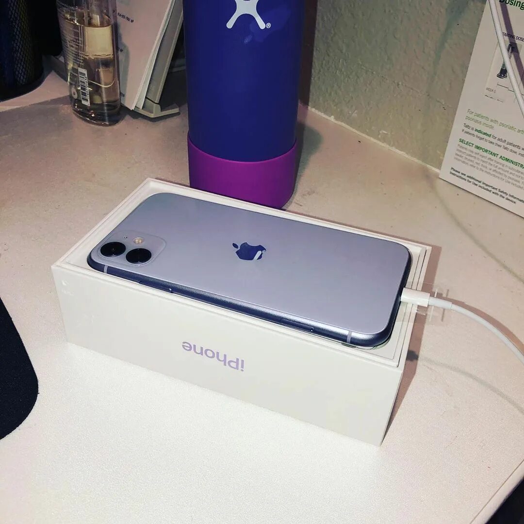 Айфон 11 в домашних условиях. Iphone 11 Purple Box. Айфон 12 коробка. Айфон в подарок. Iphone 11 в коробке.