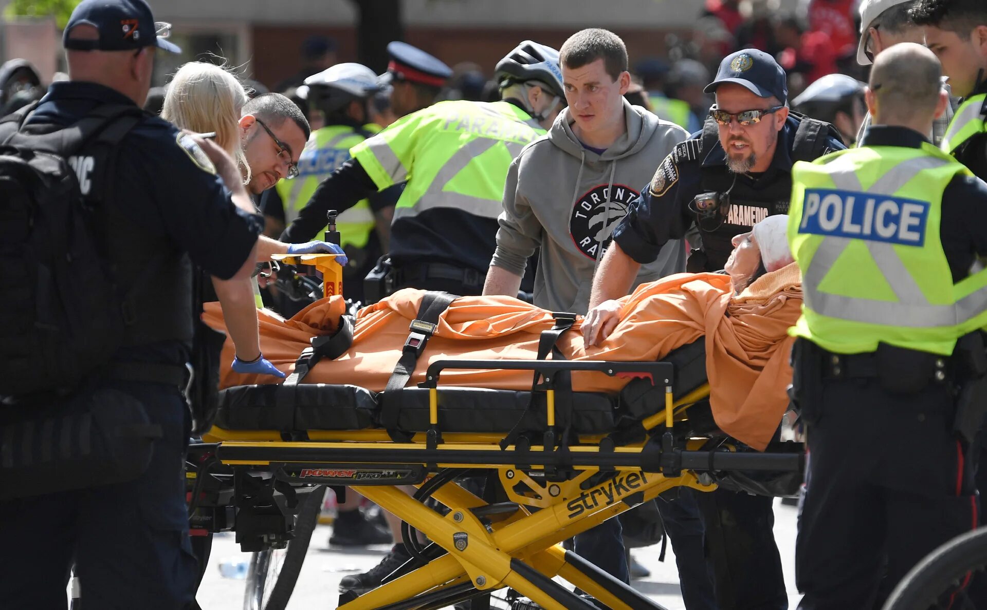 Injured people were taken. Полиция японии. Injured people were taken. Ралли трампа в шарлотсвилле. Injured people were taken.